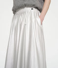 Afbeelding laden in Galerijviewer, leather look pleated skirt
