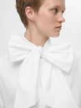 Load image into Gallery viewer, SLFJUNO BOW - Overhemdblouse - bright white
