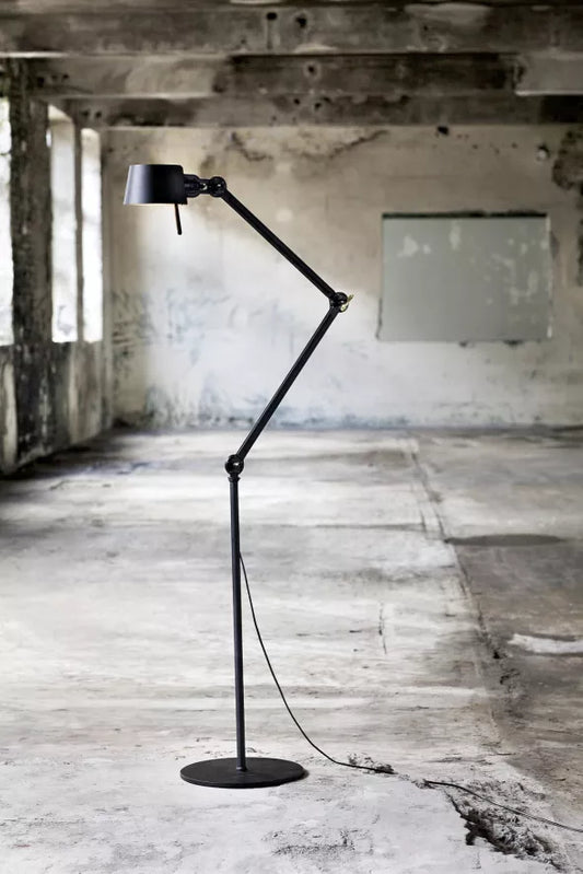 Tonone BOLT 2-arm vloerlamp | Smokey Black